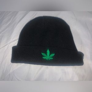 HEMP LEAF BEANIE